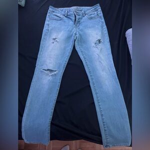 Light washed American Eagle Outfitters jeans, size 10.